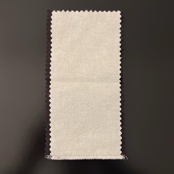 Lagos Polishing Cloth - Picture 3 of 6